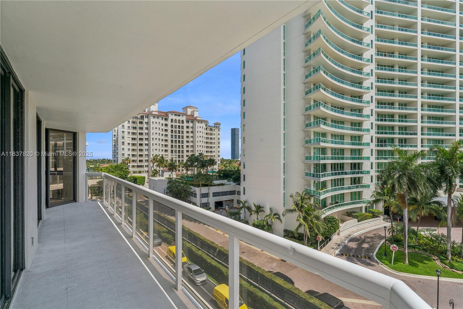 Photo of 20185 Country Club Dr #505, Aventura, Florida, 33180 -
