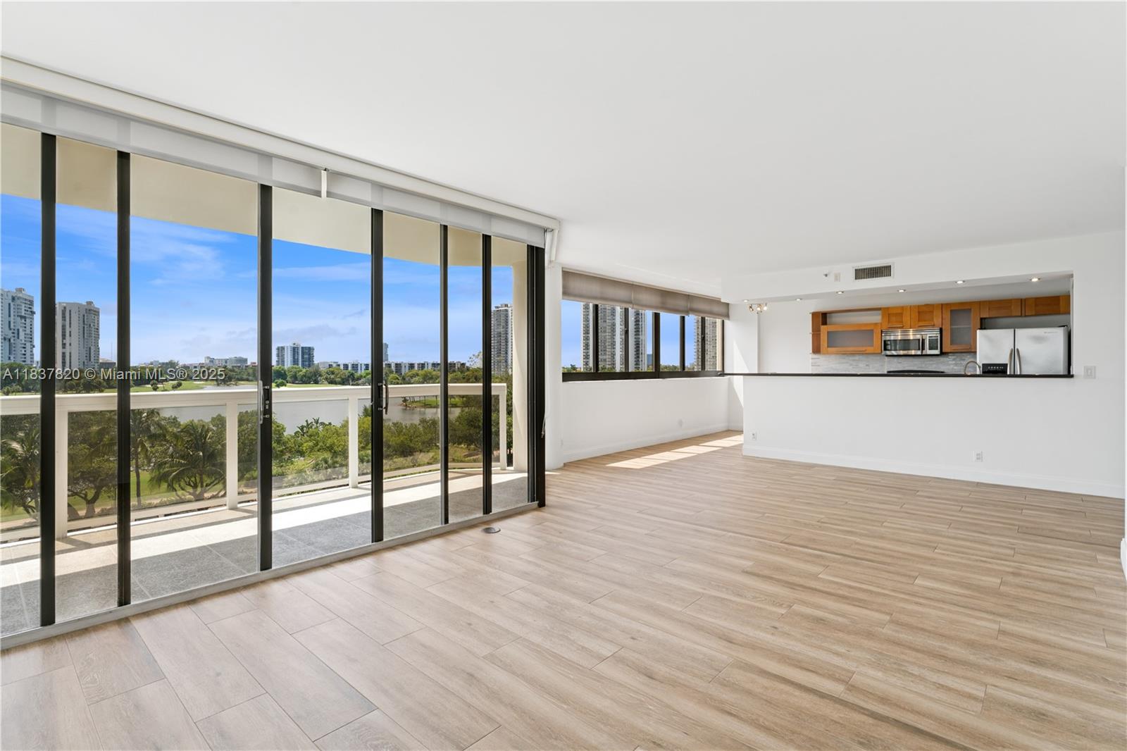 Photo of 20185 Country Club Dr #505, Aventura, Florida, 33180 -