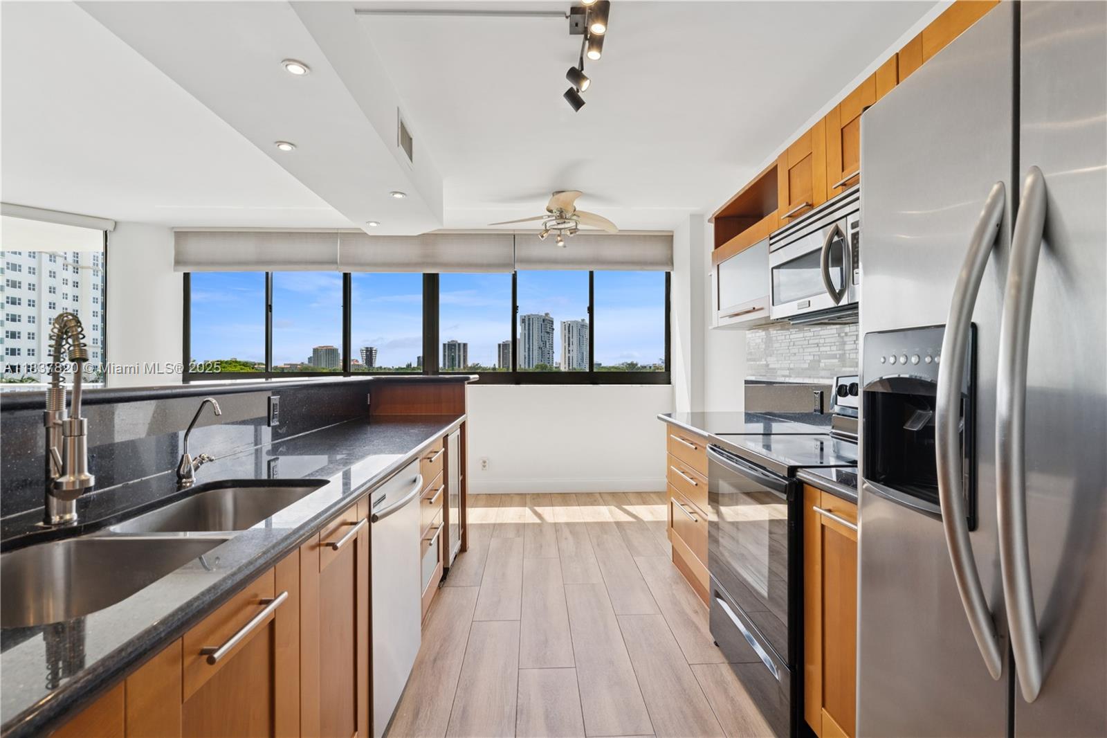 Photo of 20185 Country Club Dr  #505, Aventura, Florida, 33180 - 