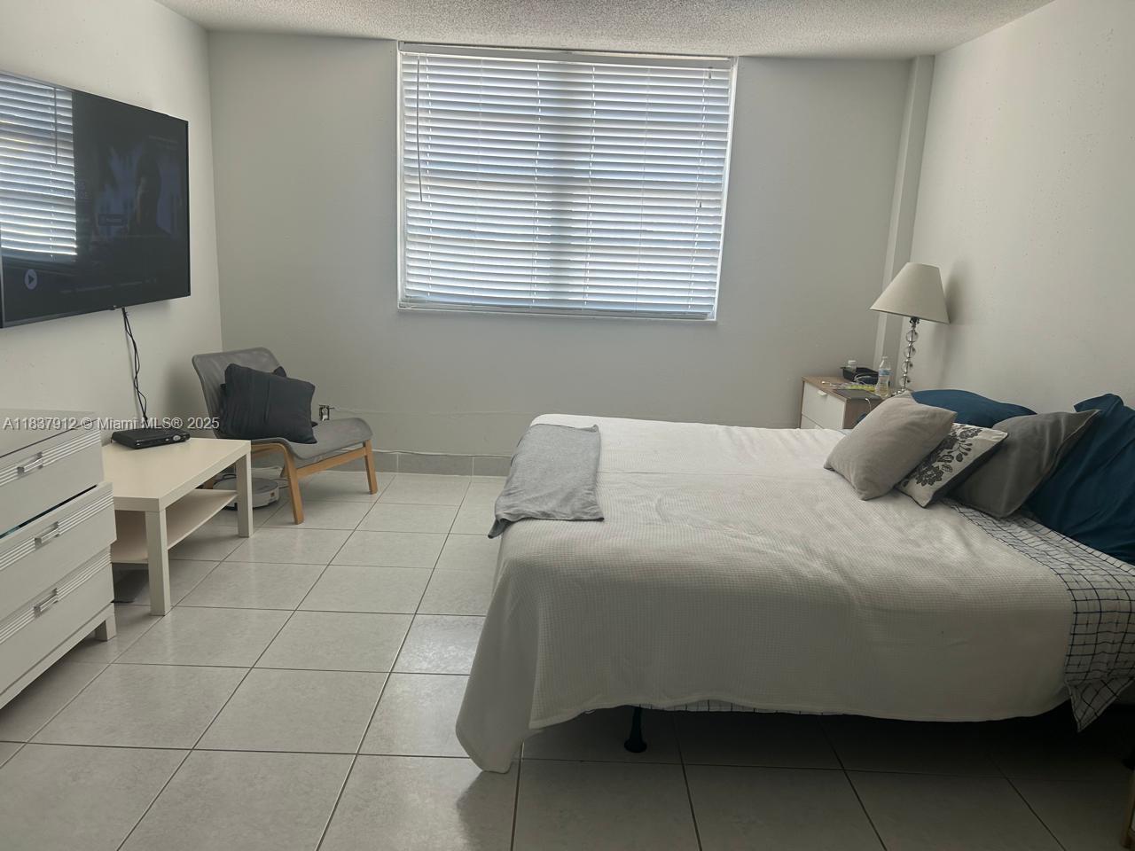 Photo of 1849 Ocean Dr  #1407, Hallandale Beach, Florida, 33009 - 