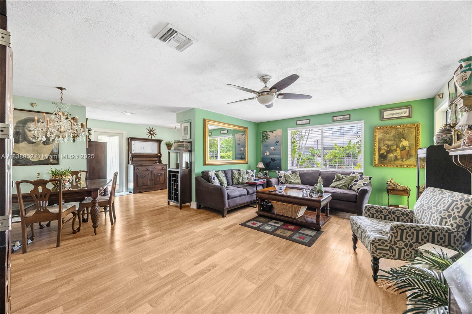 See details / 1722 sq. ft. $ 2025-07-14 0 Photo