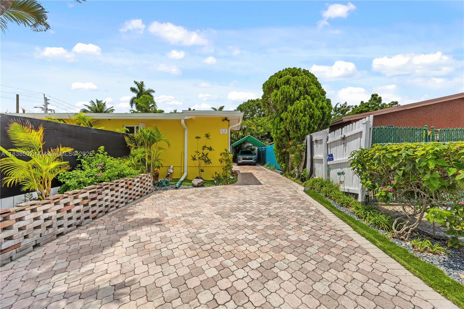 See details / 1722 sq. ft. $ 2025-07-14 0 Photo