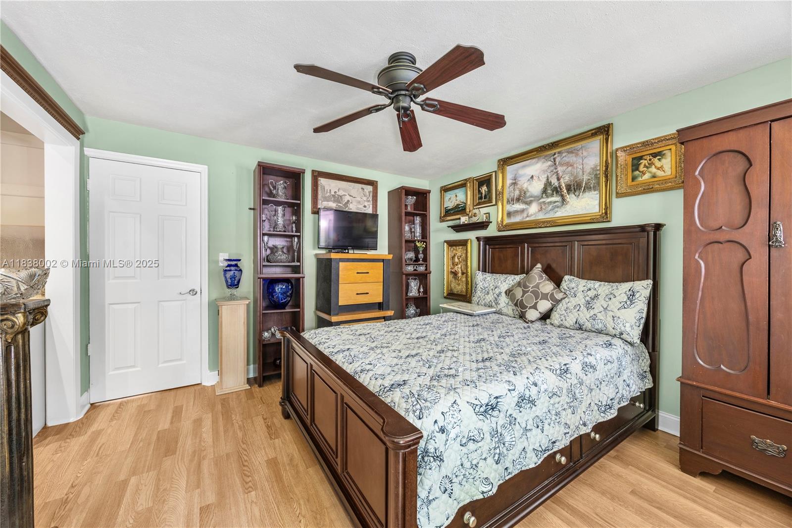 See details / 1722 sq. ft. $ 2025-07-14 0 Photo