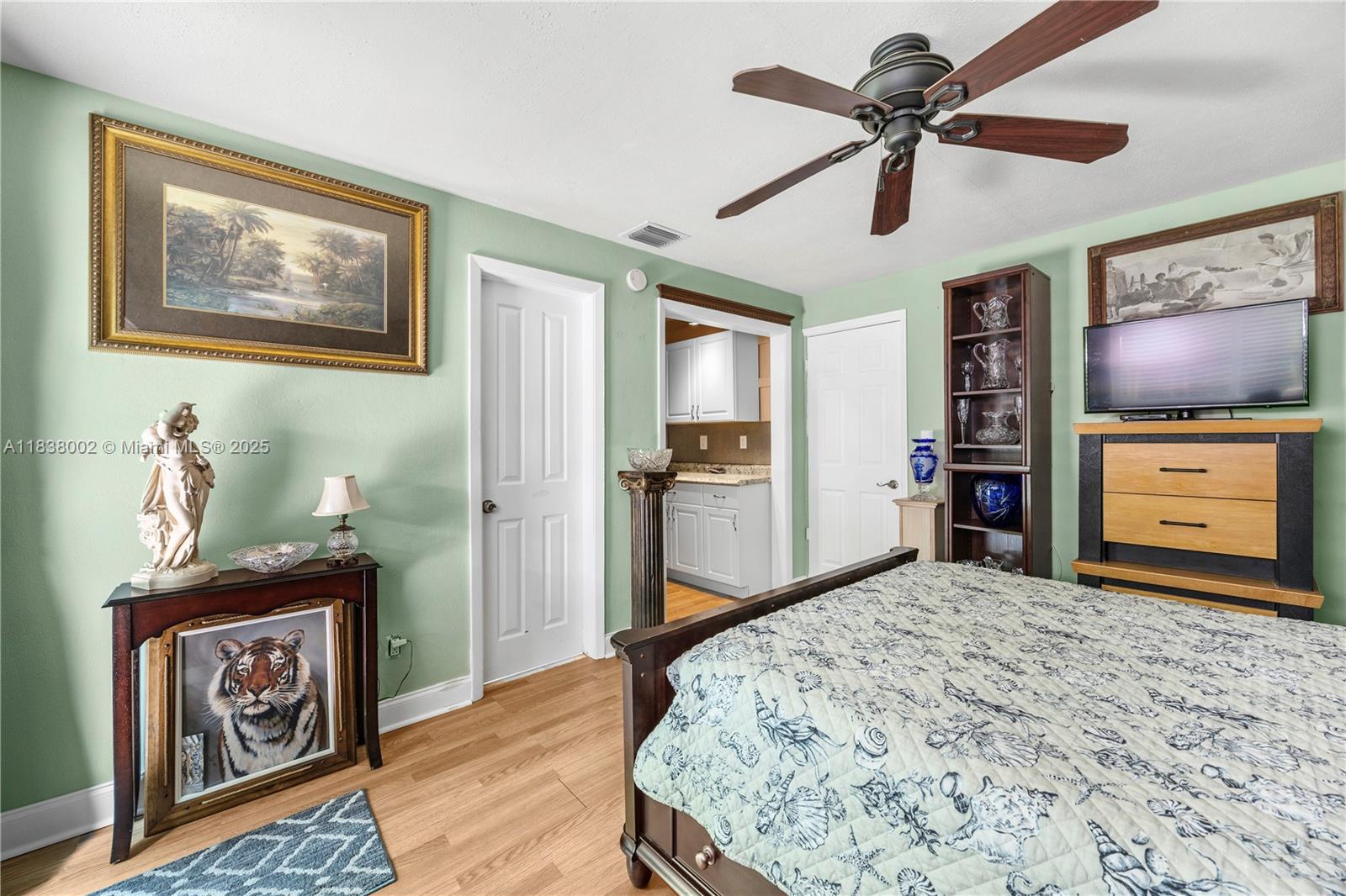 See details / 1722 sq. ft. $ 2025-07-14 0 Photo