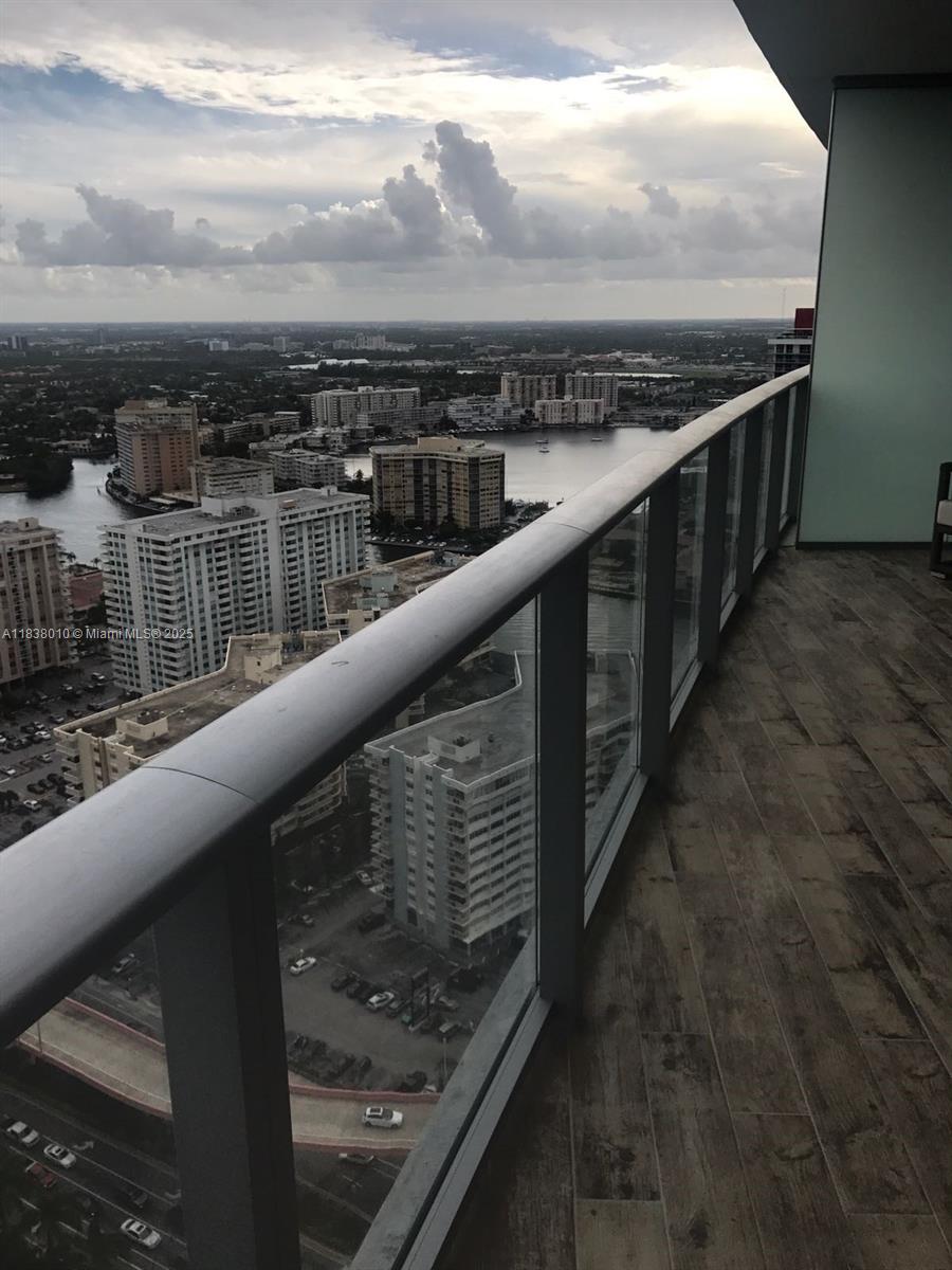 3105 2 / 2 0 sq. ft. $ 2025-07-10 0 Photo