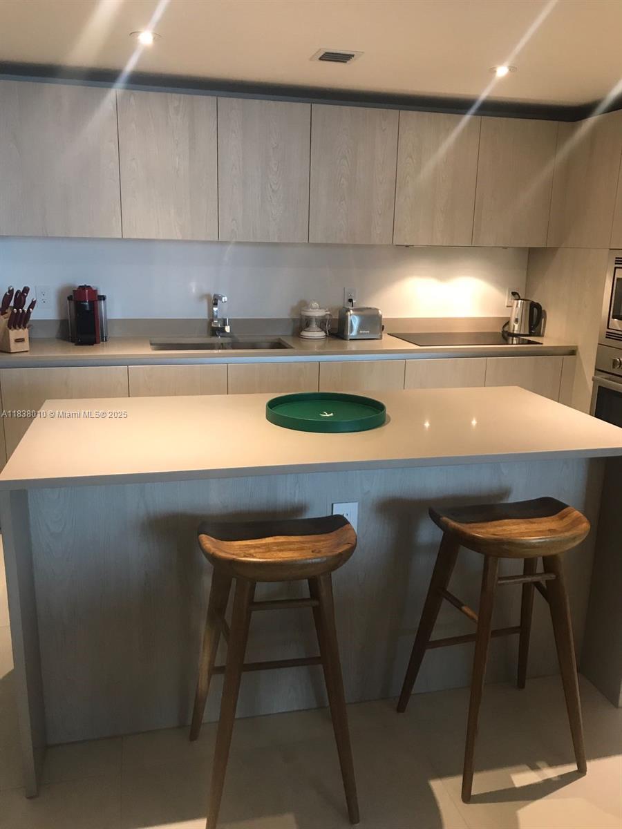 3105 2 / 2 0 sq. ft. $ 2025-07-10 0 Photo