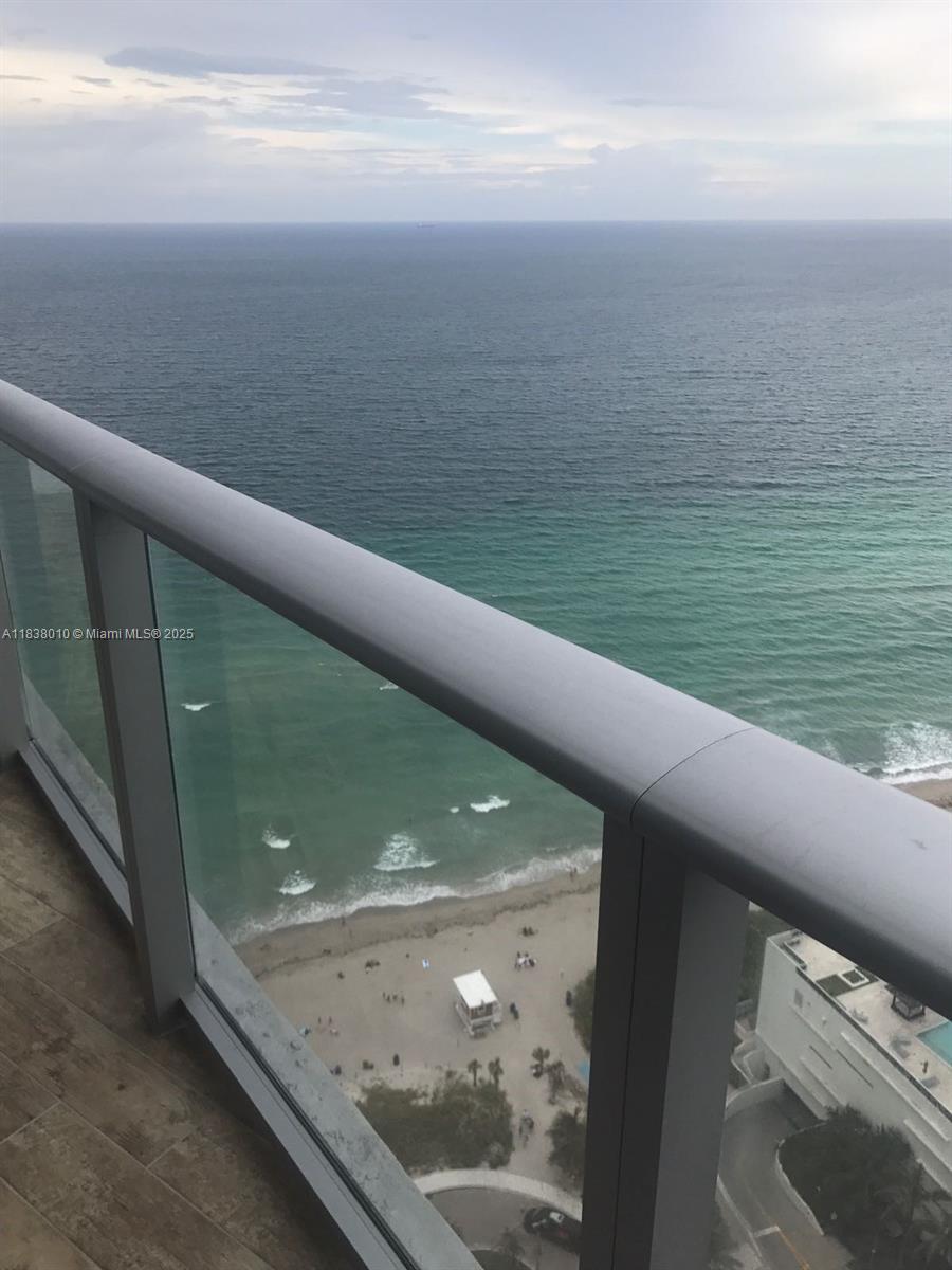3105 2 / 2 0 sq. ft. $ 2025-07-10 0 Photo