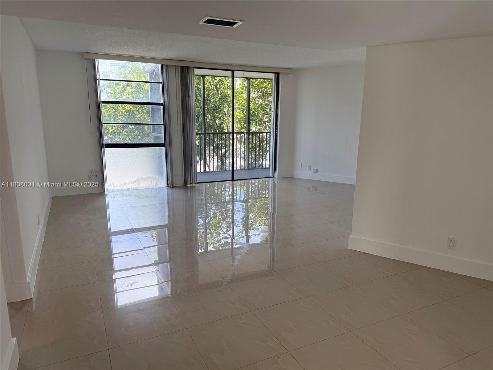 Photo of 3475 Country Club Dr #315, Aventura, Florida, 33180 -