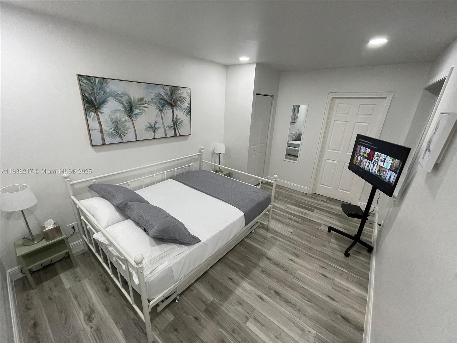 See details / 2106 sq. ft. $ 2025-07-10 0 Photo