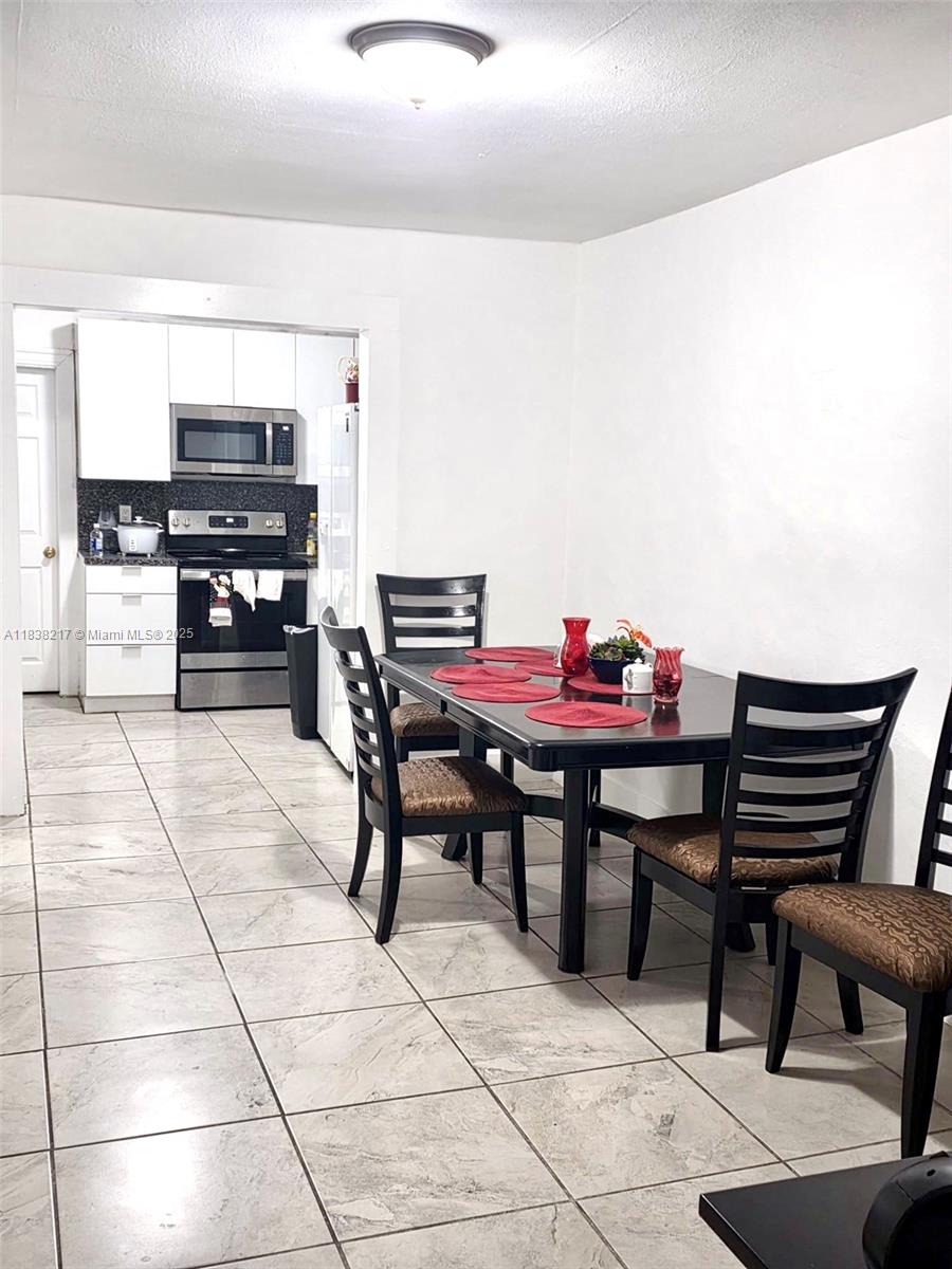 See details / 2106 sq. ft. $ 2025-07-10 0 Photo