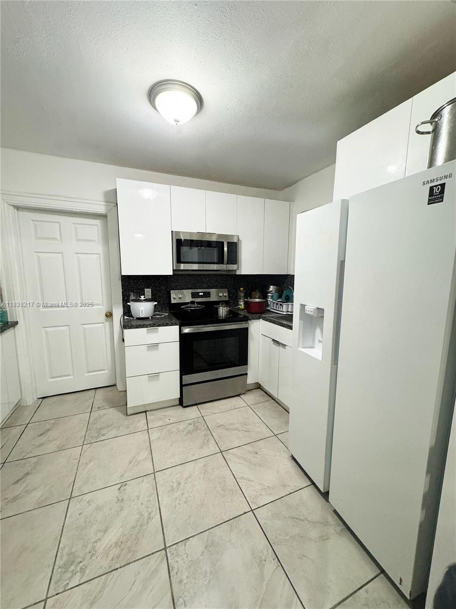 See details / 2106 sq. ft. $ 2025-07-10 0 Photo