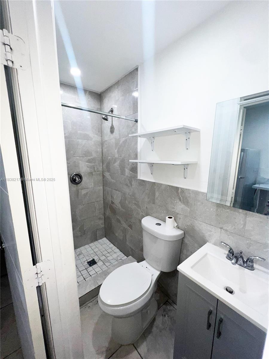 See details / 2106 sq. ft. $ 2025-07-10 0 Photo