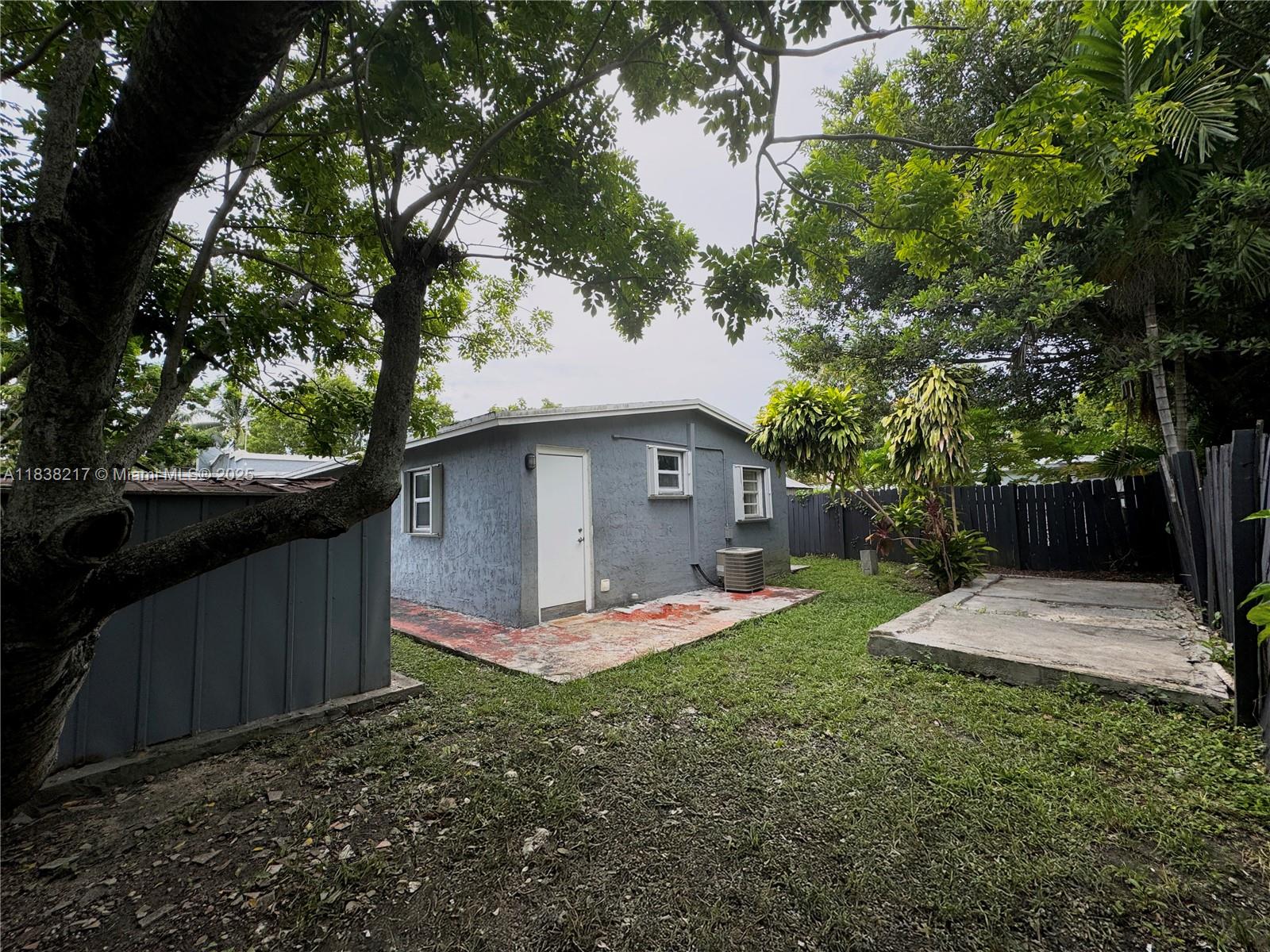 See details / 2106 sq. ft. $ 2025-07-10 0 Photo