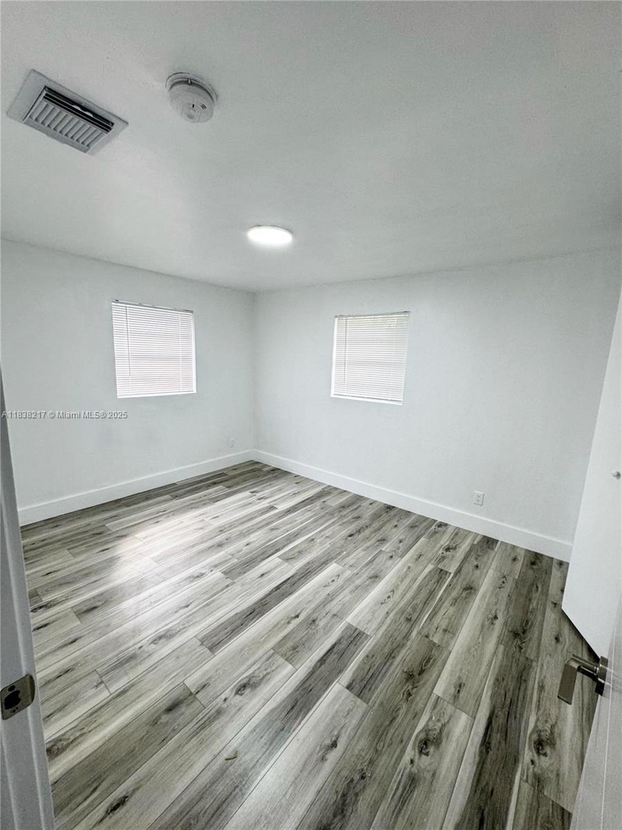 See details / 2106 sq. ft. $ 2025-07-10 0 Photo