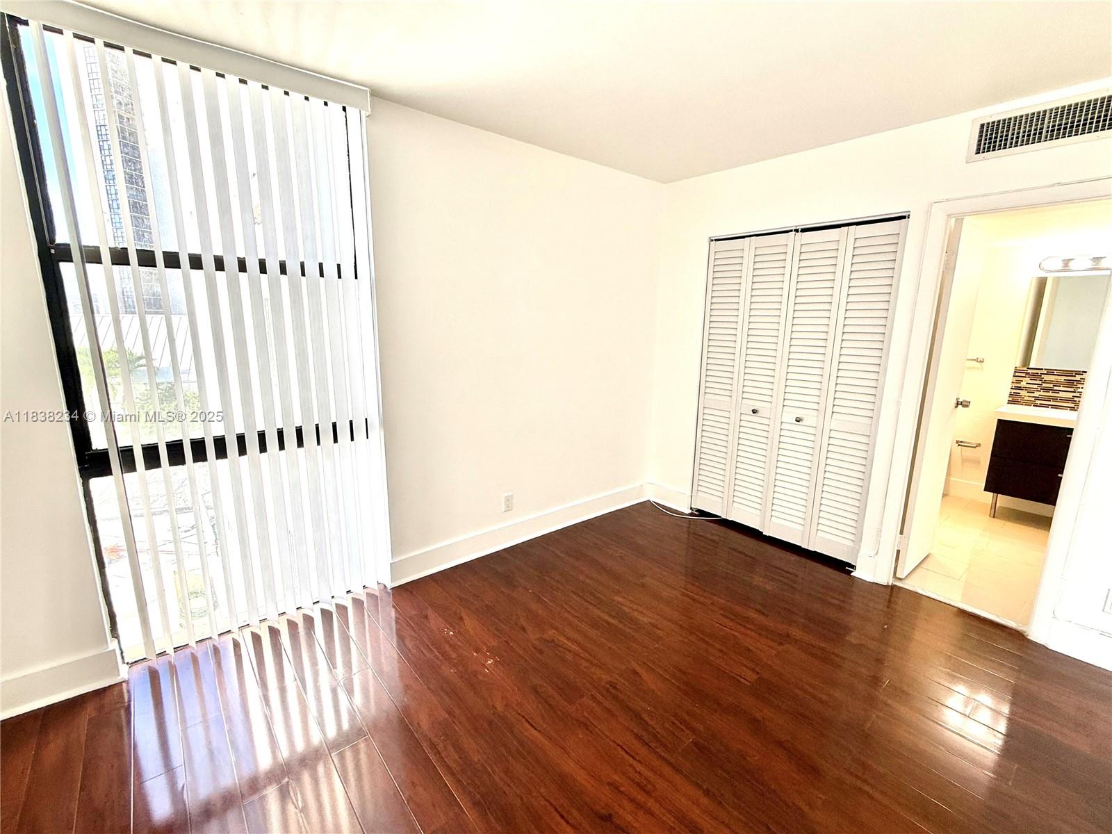 Photo of 20335 Country Club Dr  #502, Aventura, Florida, 33180 - 