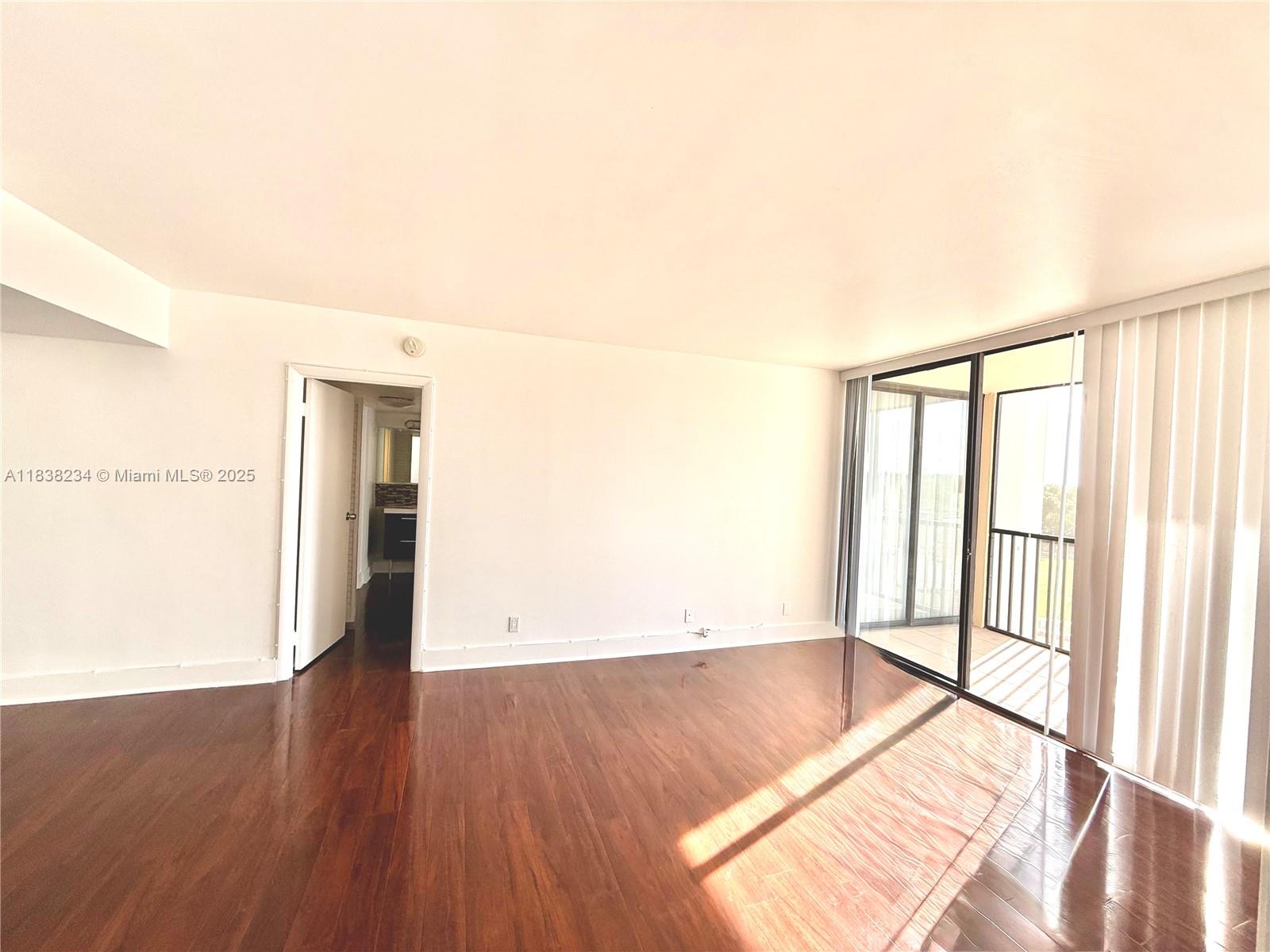 Photo of 20335 Country Club Dr  #502, Aventura, Florida, 33180 - 