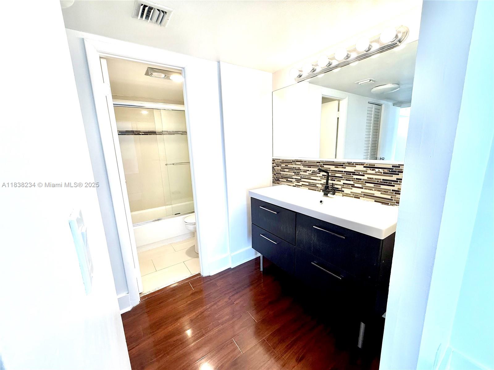 Photo of 20335 Country Club Dr  #502, Aventura, Florida, 33180 - 