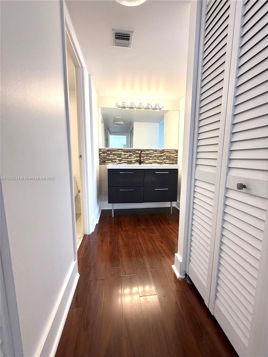 Photo of 20335 Country Club Dr  #502, Aventura, Florida, 33180 - 