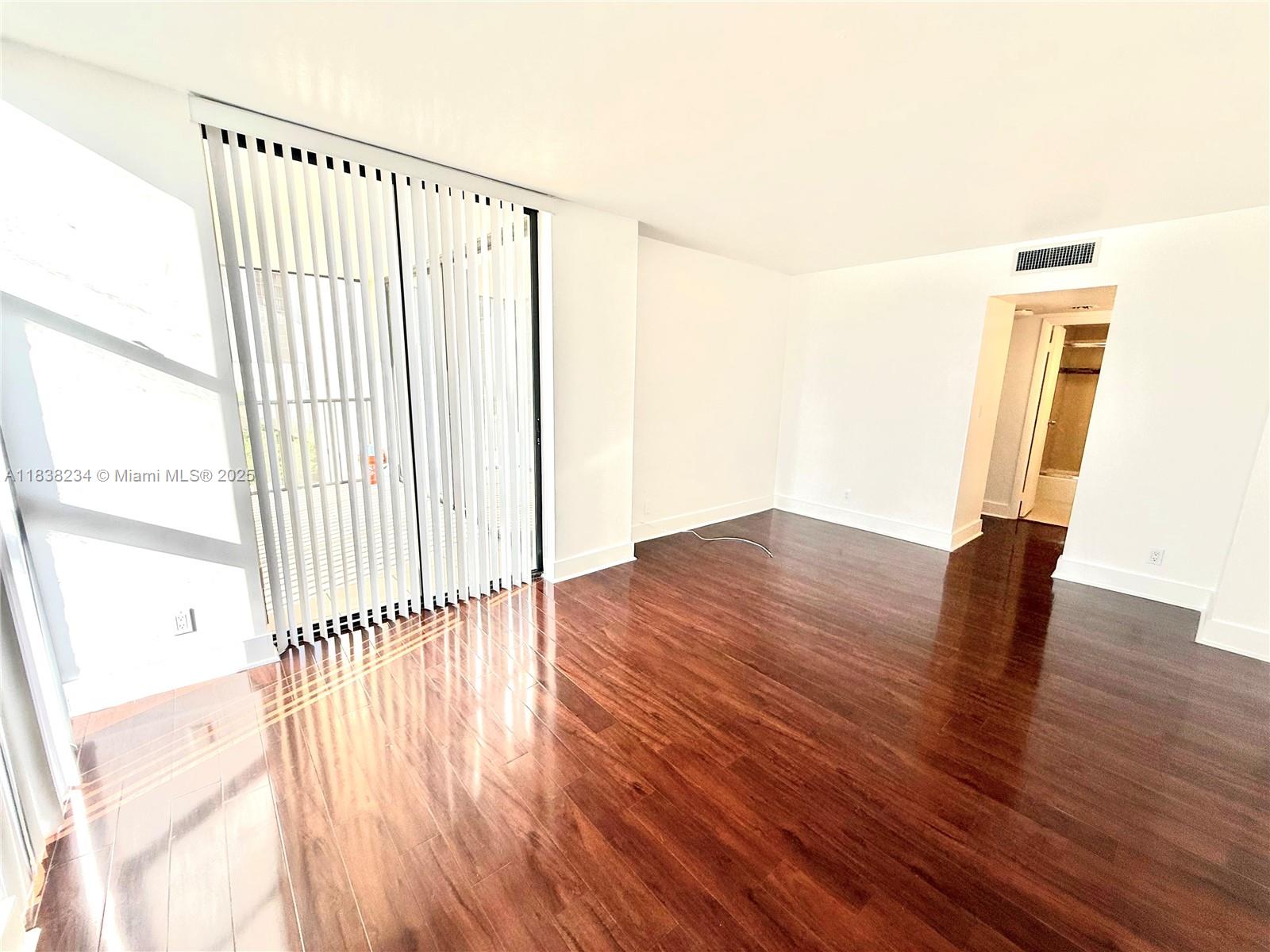 Photo of 20335 Country Club Dr  #502, Aventura, Florida, 33180 - 