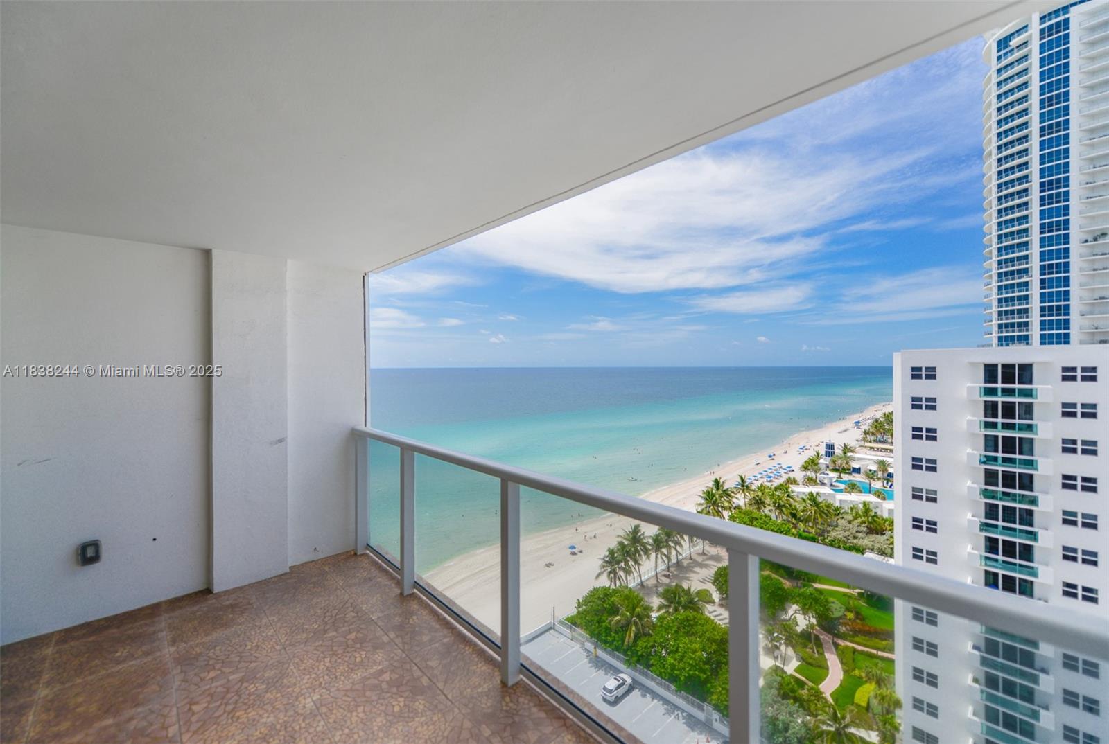 Photo of 2751 Ocean Dr  #1707S, Hollywood, Florida, 33019 - 