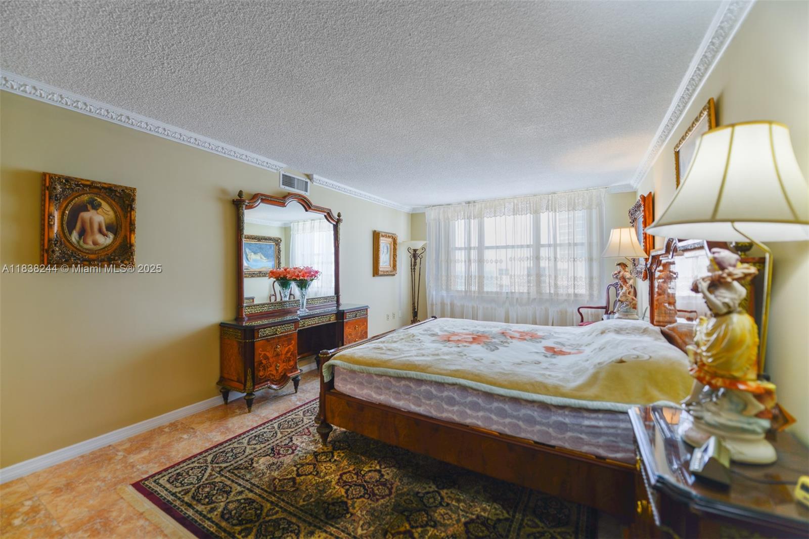 Photo of 2751 Ocean Dr  #1707S, Hollywood, Florida, 33019 - 