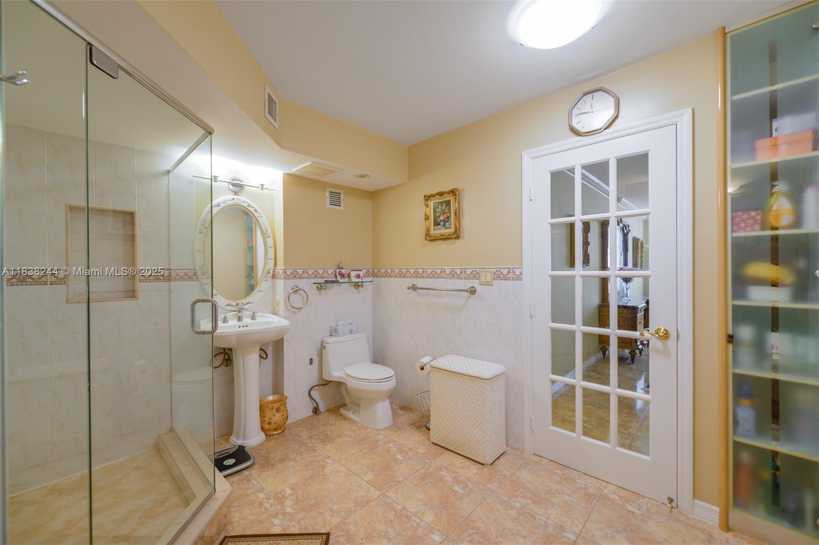 Photo of 2751 Ocean Dr  #1707S, Hollywood, Florida, 33019 - 
