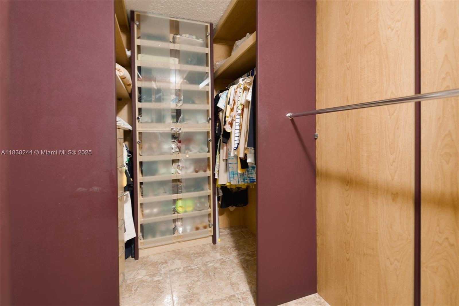 Photo of 2751 Ocean Dr  #1707S, Hollywood, Florida, 33019 - 