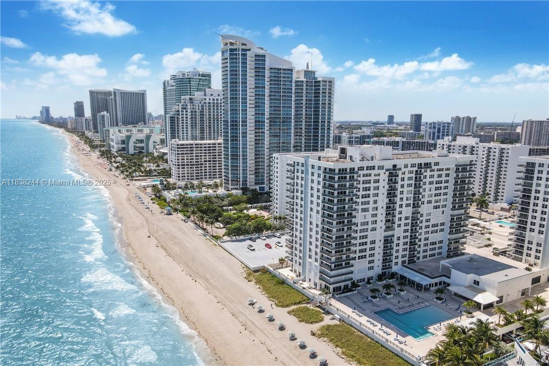 Photo of 2751 Ocean Dr  #1707S, Hollywood, Florida, 33019 - 