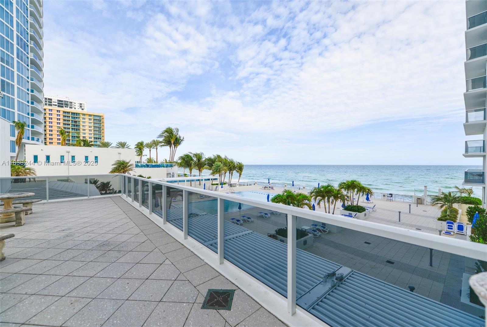 Photo of 2751 Ocean Dr  #1707S, Hollywood, Florida, 33019 - 