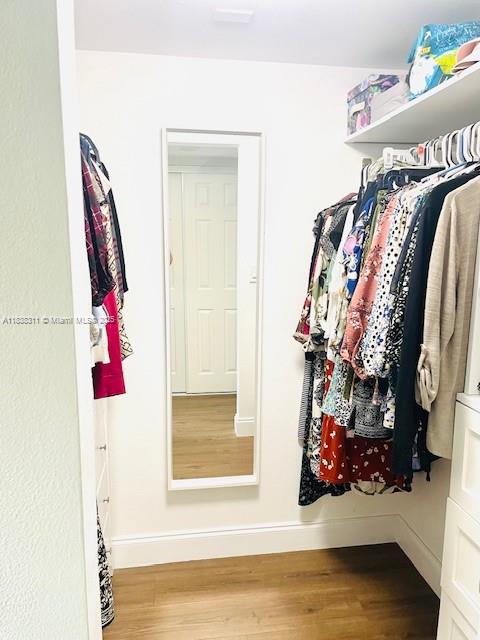 Photo of 3675 Country Club Dr  #708, Aventura, Florida, 33180 - Hallway to second bedroom