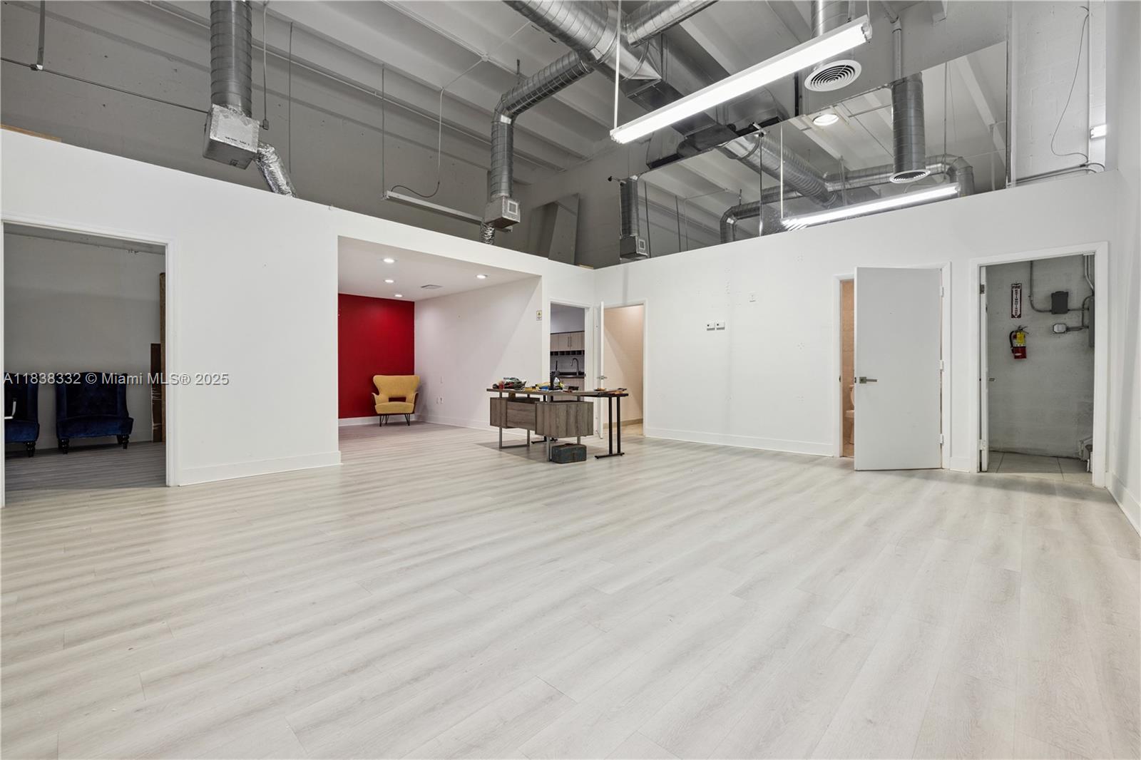 1  /   sq. ft. $ 2025-07-10 0 foto