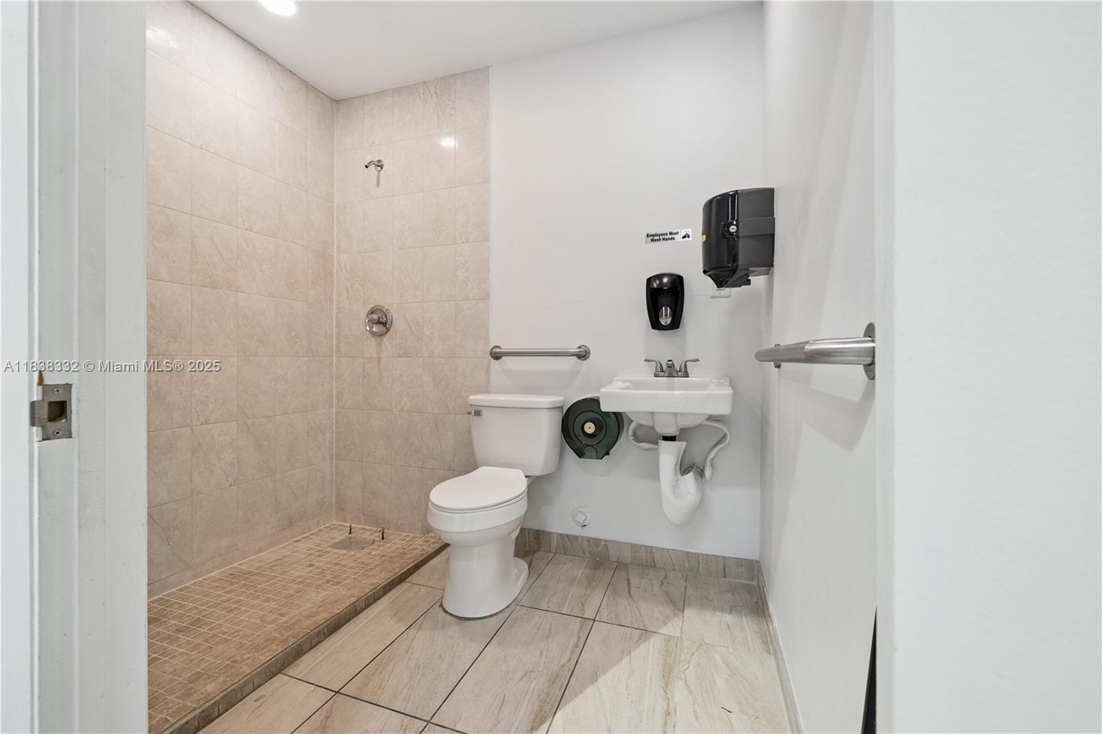 1  /   sq. ft. $ 2025-07-10 0 foto