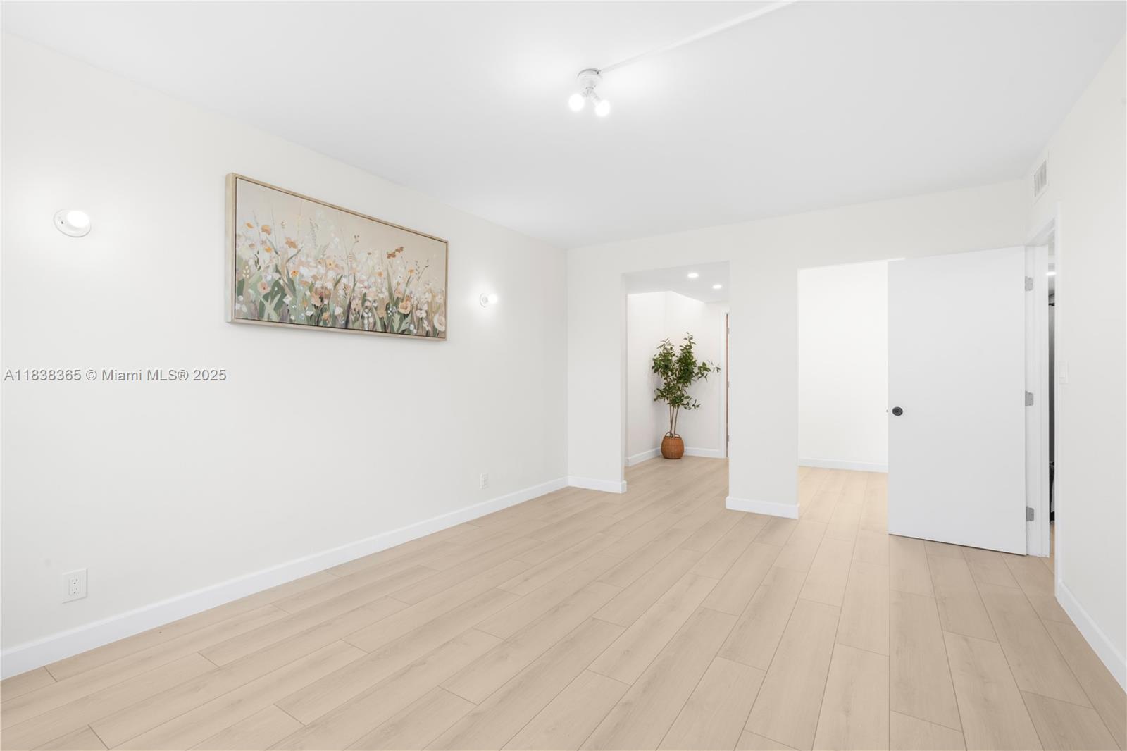 See details 314B 2 / 2 1132 sq. ft. $ 2025-08-06 0 Photo