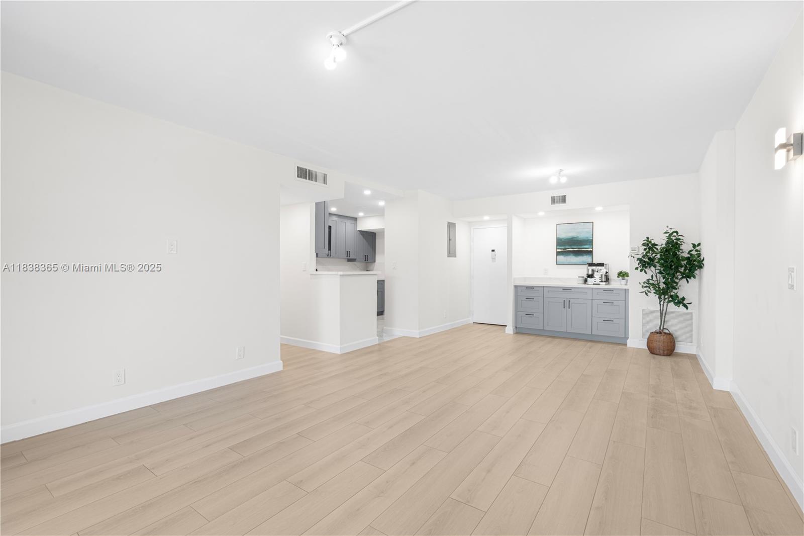 See details 314B 2 / 2 1132 sq. ft. $ 2025-08-06 0 Photo