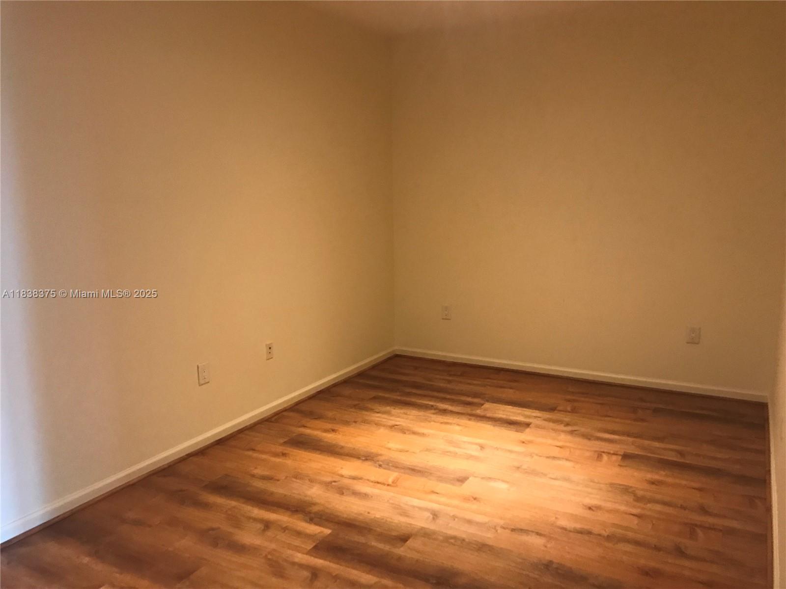 Photo of 3340 190th St  #109, Aventura, Florida, 33180 - close den