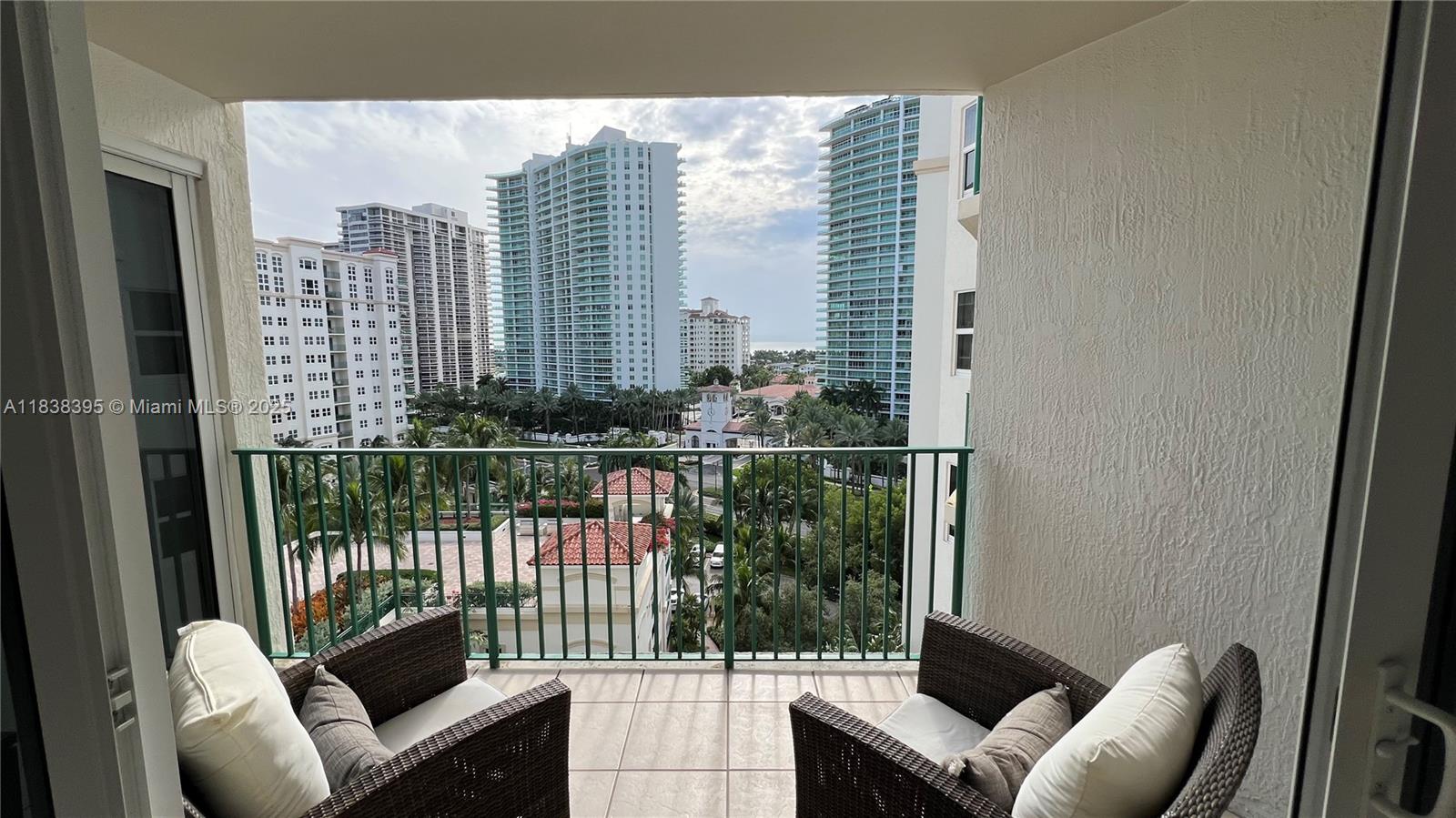 Photo of 19900 Country Club Dr  #1014, Aventura, Florida, 33180 - 