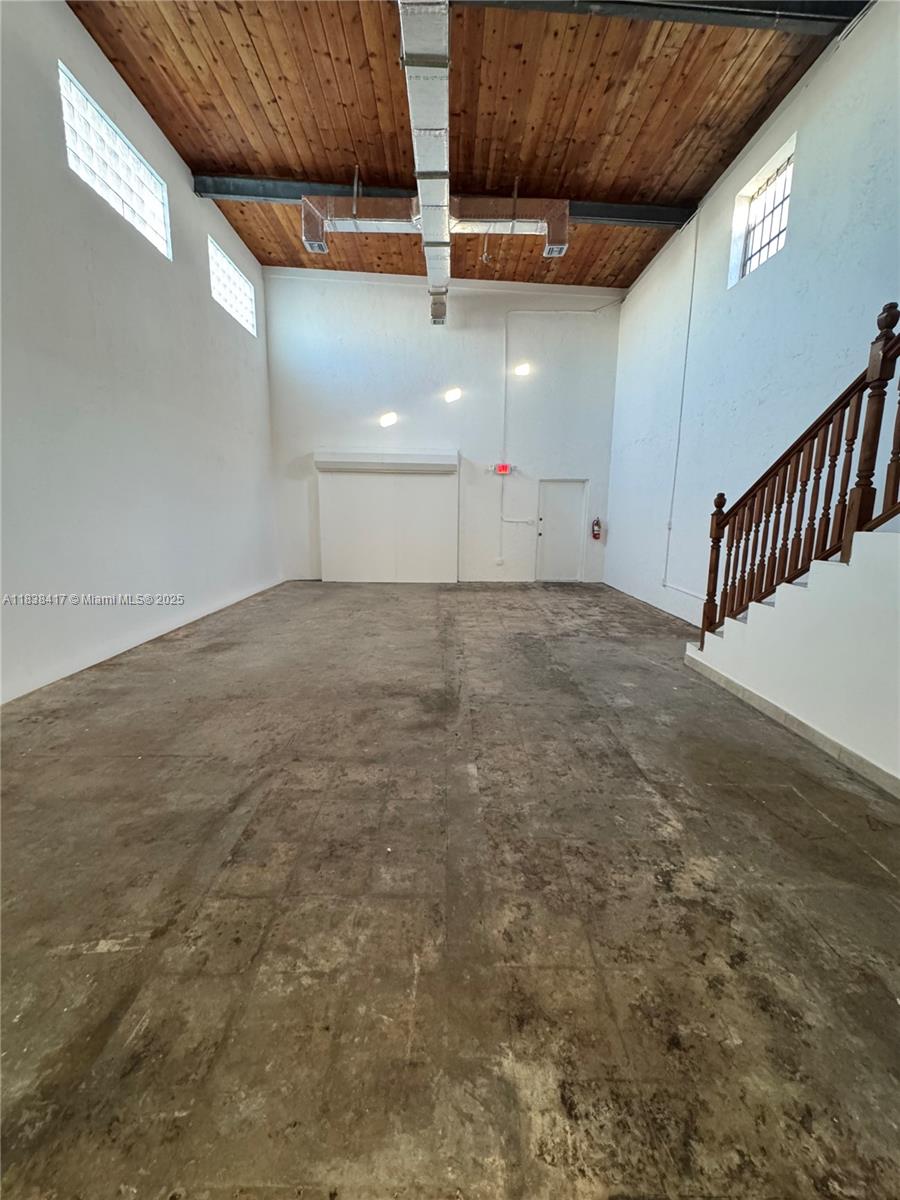   /   sq. ft. $ 2025-11-16 0 foto