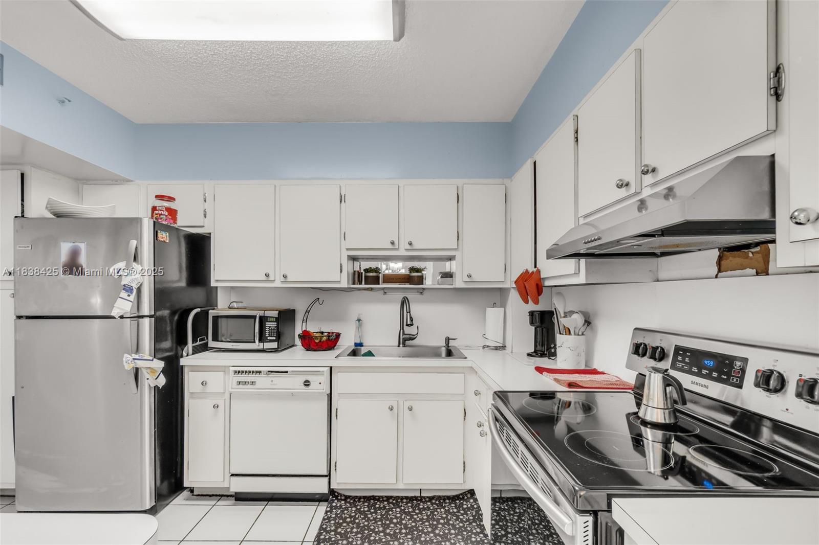 See details 812 2 / 2 1132 sq. ft. $ 2025-07-11 0 Photo
