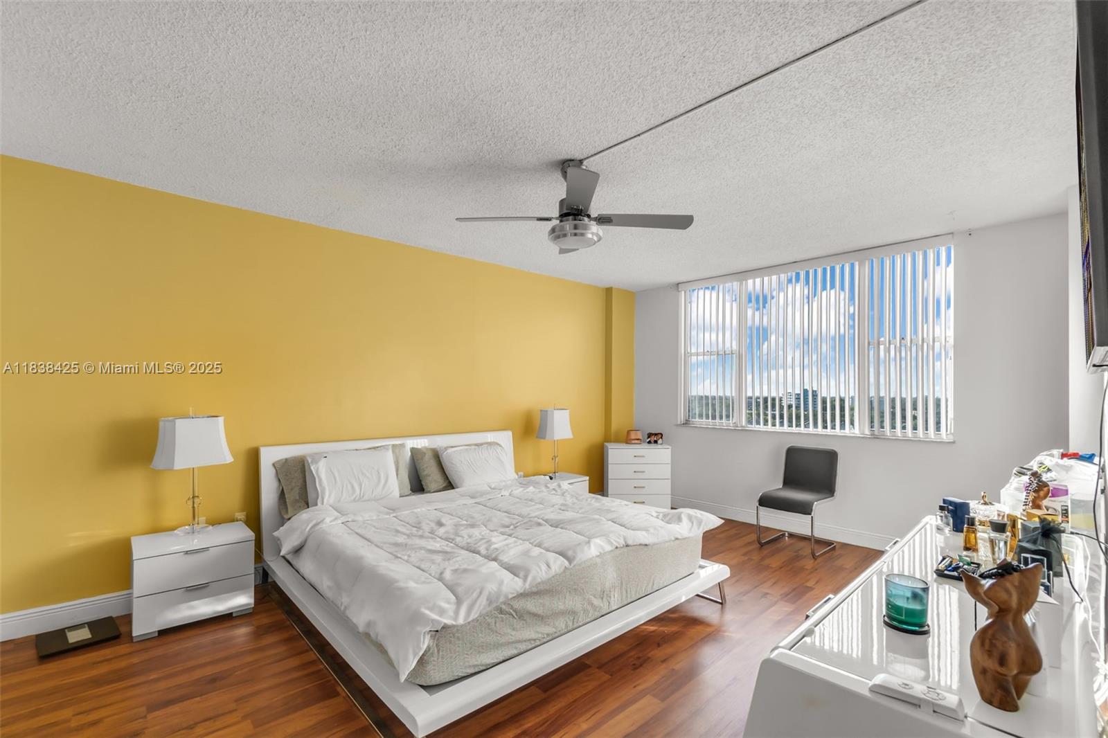 See details 812 2 / 2 1132 sq. ft. $ 2025-07-11 0 Photo