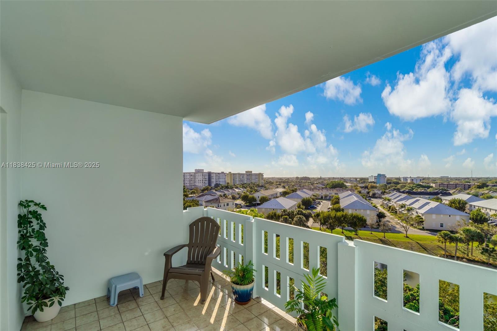 See details 812 2 / 2 1132 sq. ft. $ 2025-07-11 0 Photo