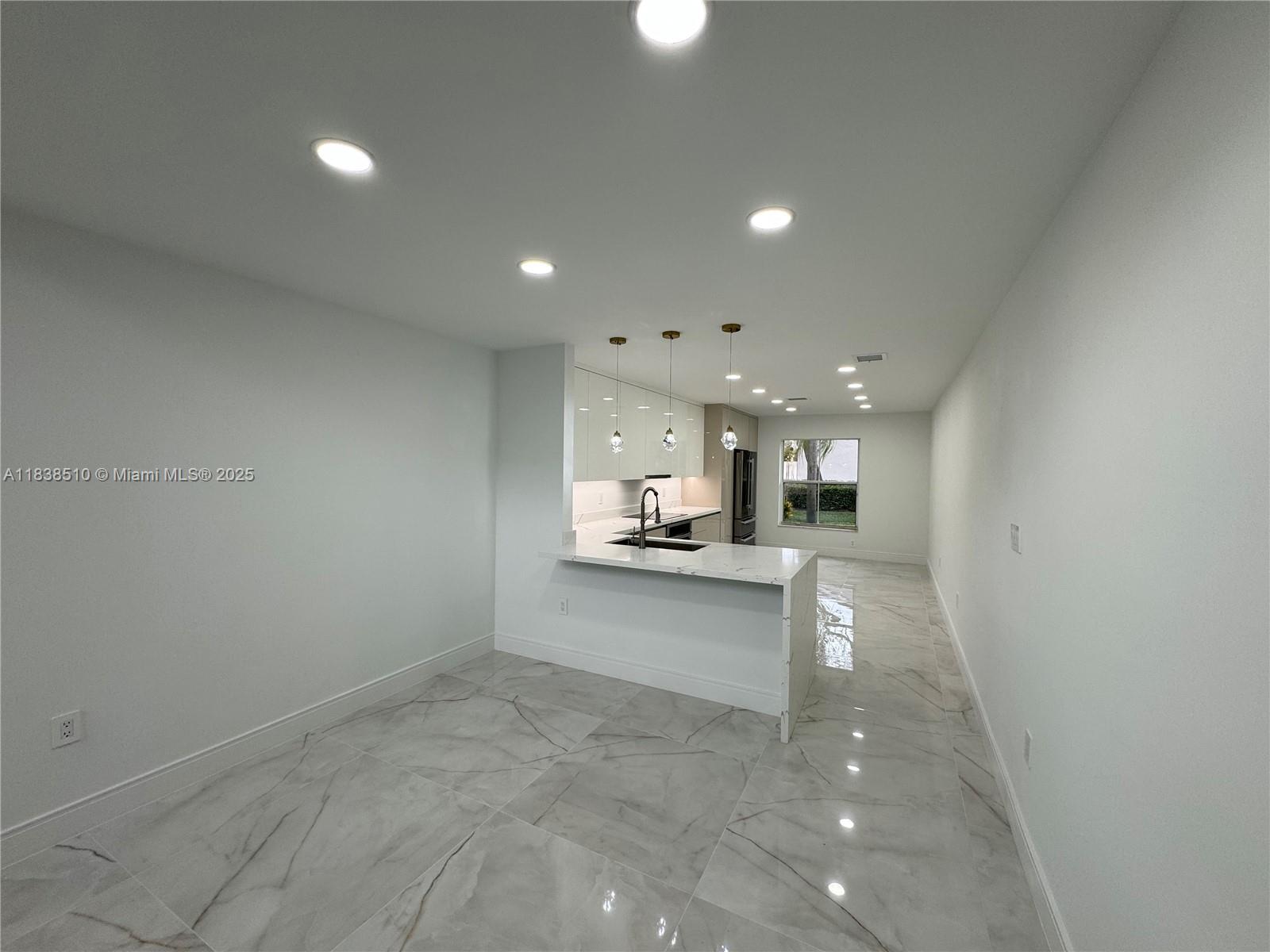 Photo of 1470 Sweetbay Way  (1470), Hollywood, Florida, 33019 - 