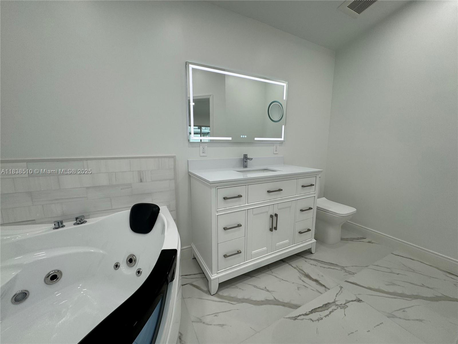 Photo of 1470 Sweetbay Way  (1470), Hollywood, Florida, 33019 - 