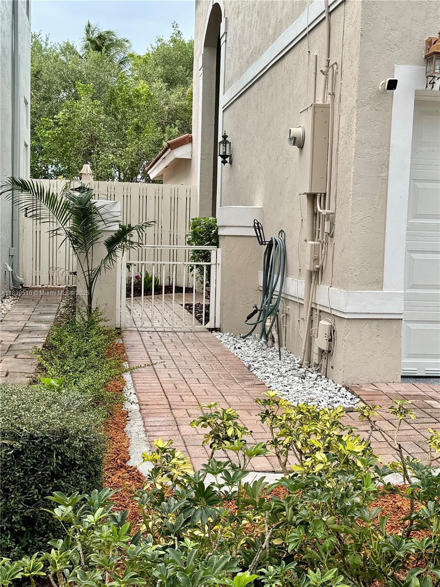 Photo of 1470 Sweetbay Way  (1470), Hollywood, Florida, 33019 - 
