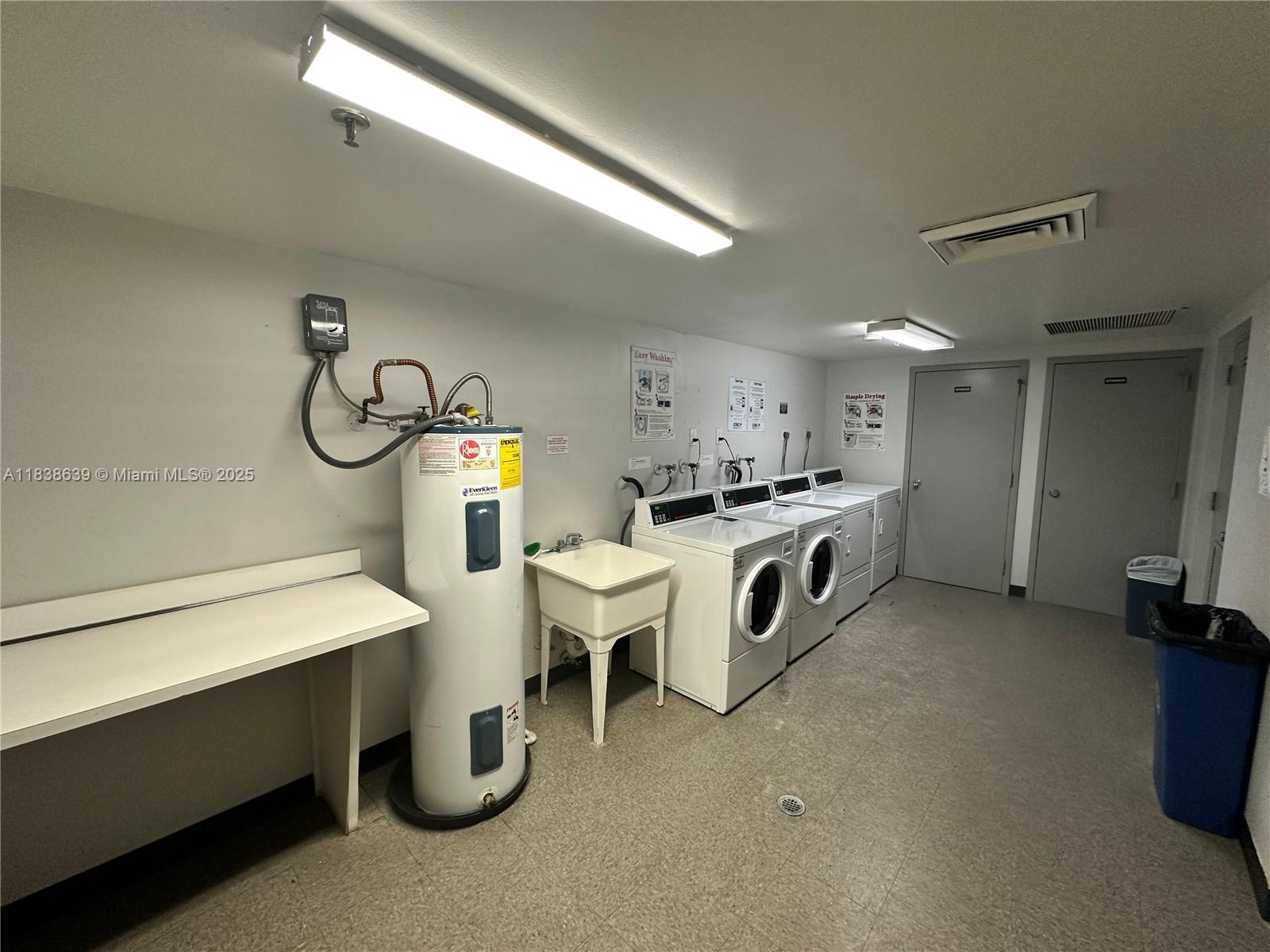 Ver detalles 405 2 / 2 1100 sq. ft. $ 2025-07-28 0 foto