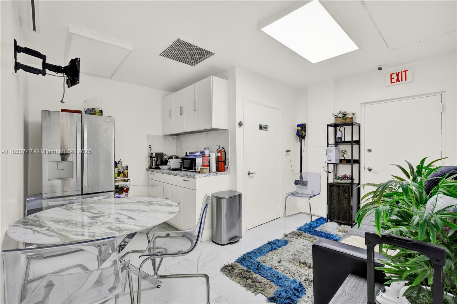 See details / sq. ft. $ 2025-07-11 0 Photo