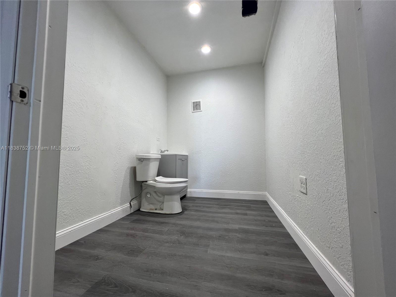 See details / sq. ft. $ 2025-07-11 0 Photo