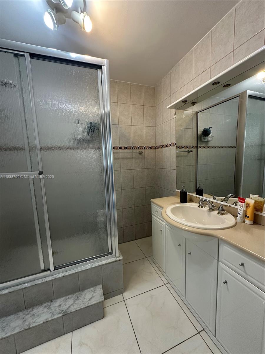 Photo of 2030 Ocean Dr  #1204, Hallandale Beach, Florida, 33009 - 