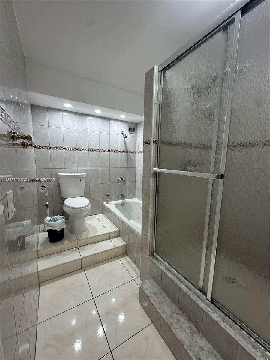 Photo of 2030 Ocean Dr  #1204, Hallandale Beach, Florida, 33009 - 