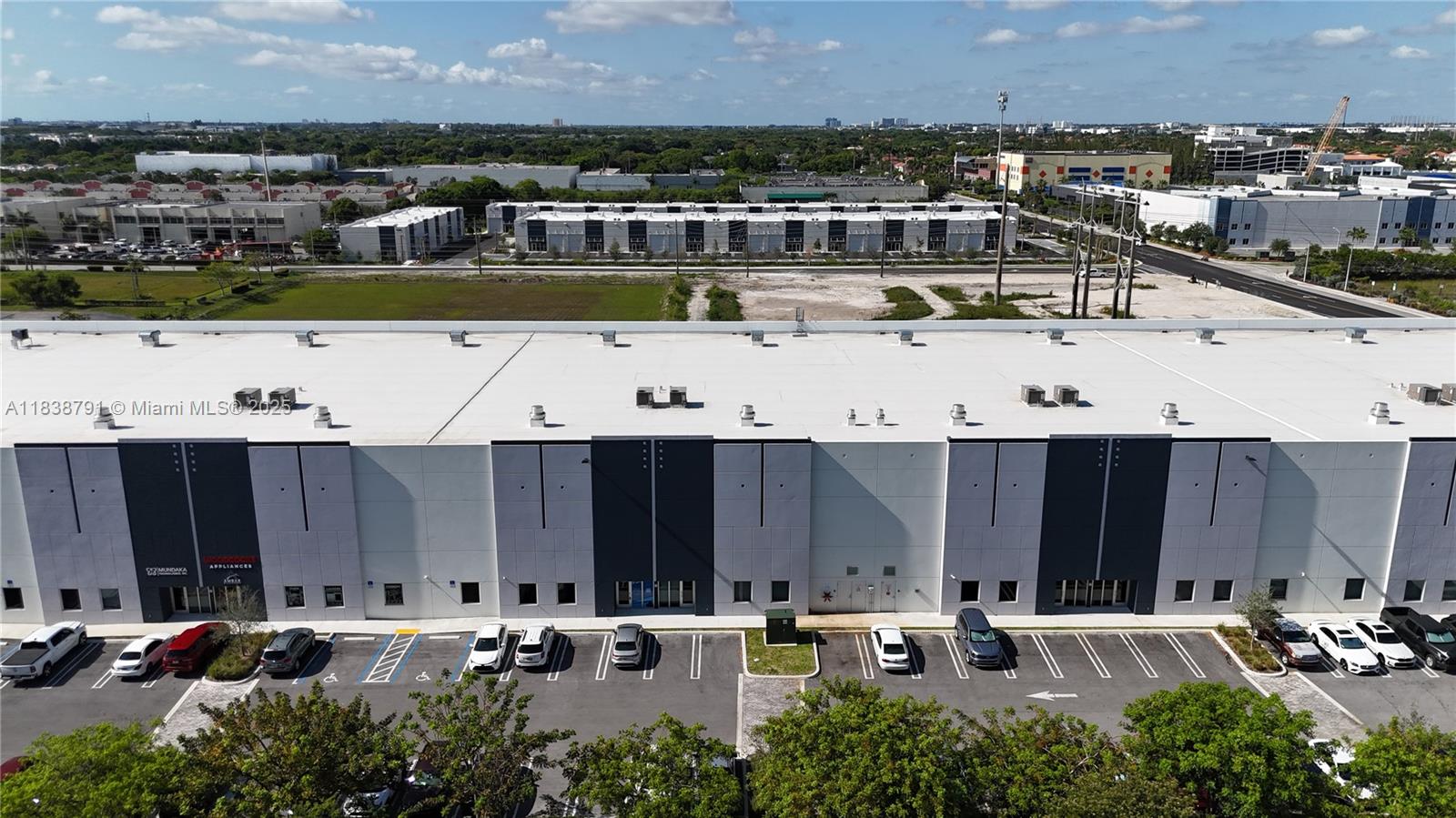 107  /   sq. ft. $ 2025-07-11 0 foto