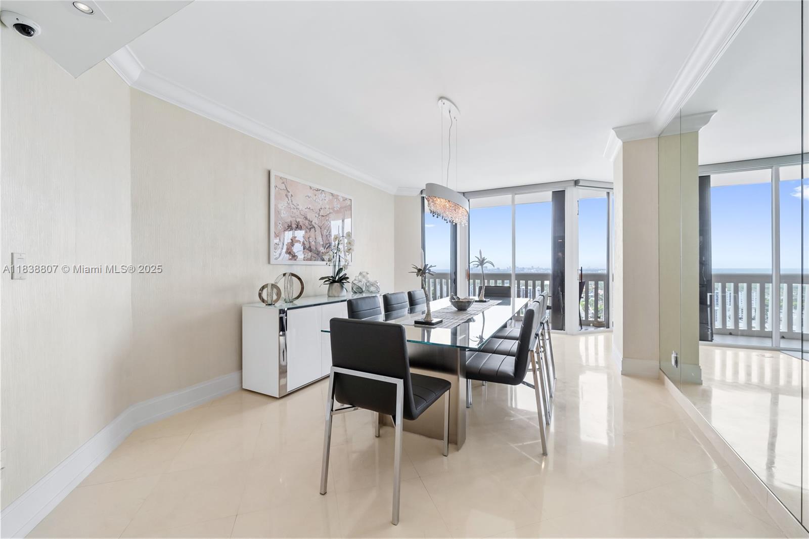 See details 2409 3 / 3 2630 sq. ft. $ 2025-07-11 0 Photo